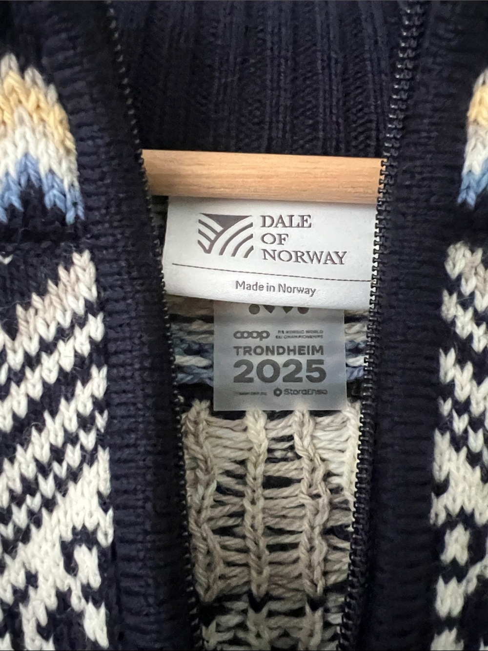 🇳🇴NWT Limited Dale of Norway 🇳🇴 Trondheim Men's 1/4 Zip Sweater: Navy/Off - Picture 5 of 8